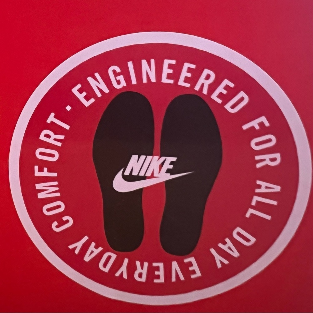 Like New NIKE Sneakers 👟 7- 1/2 🚫Out Of Stock🚫 - Picture 10 of 12